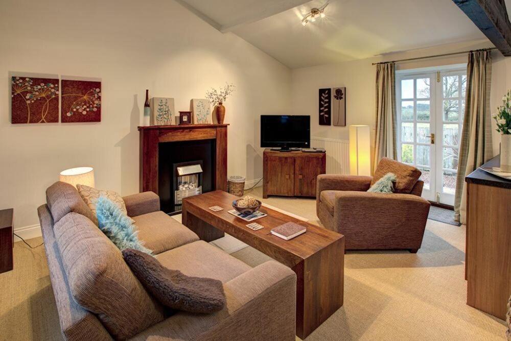 Plumtree Cottage อัลน์มัธ ภายนอก รูปภาพ