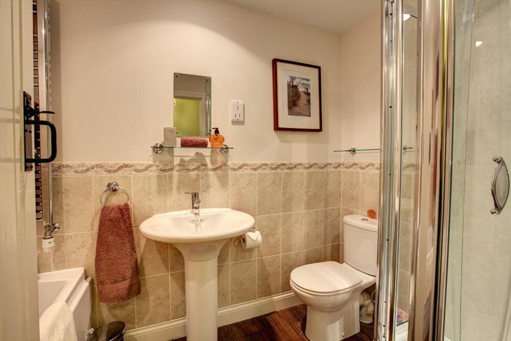 Plumtree Cottage อัลน์มัธ ภายนอก รูปภาพ